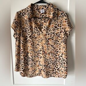 CAbi Lynx #6090 Short-sleeve Blouse Animal Print Size Medium